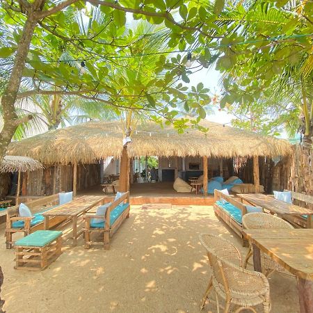 Готель Sky Breeze Унаватуна Екстер'єр фото